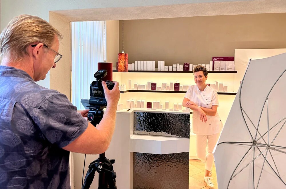Marius Höfinger fotografiert im Institut Kosmetik Wagram