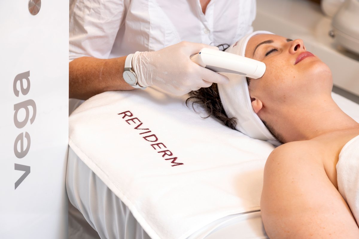Radiofrequenz-Behandlung mit dem Reviderm Vega